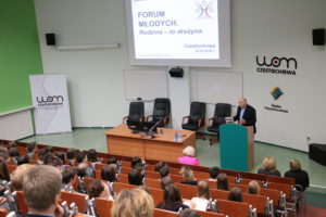 Conférence « Forum des jeunes – Famille est une équipe »